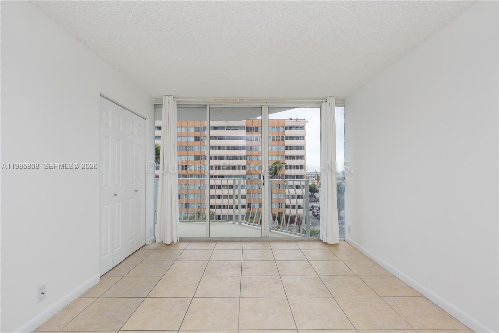 THE GRANDVIEW PALACE COND - Residential Lease