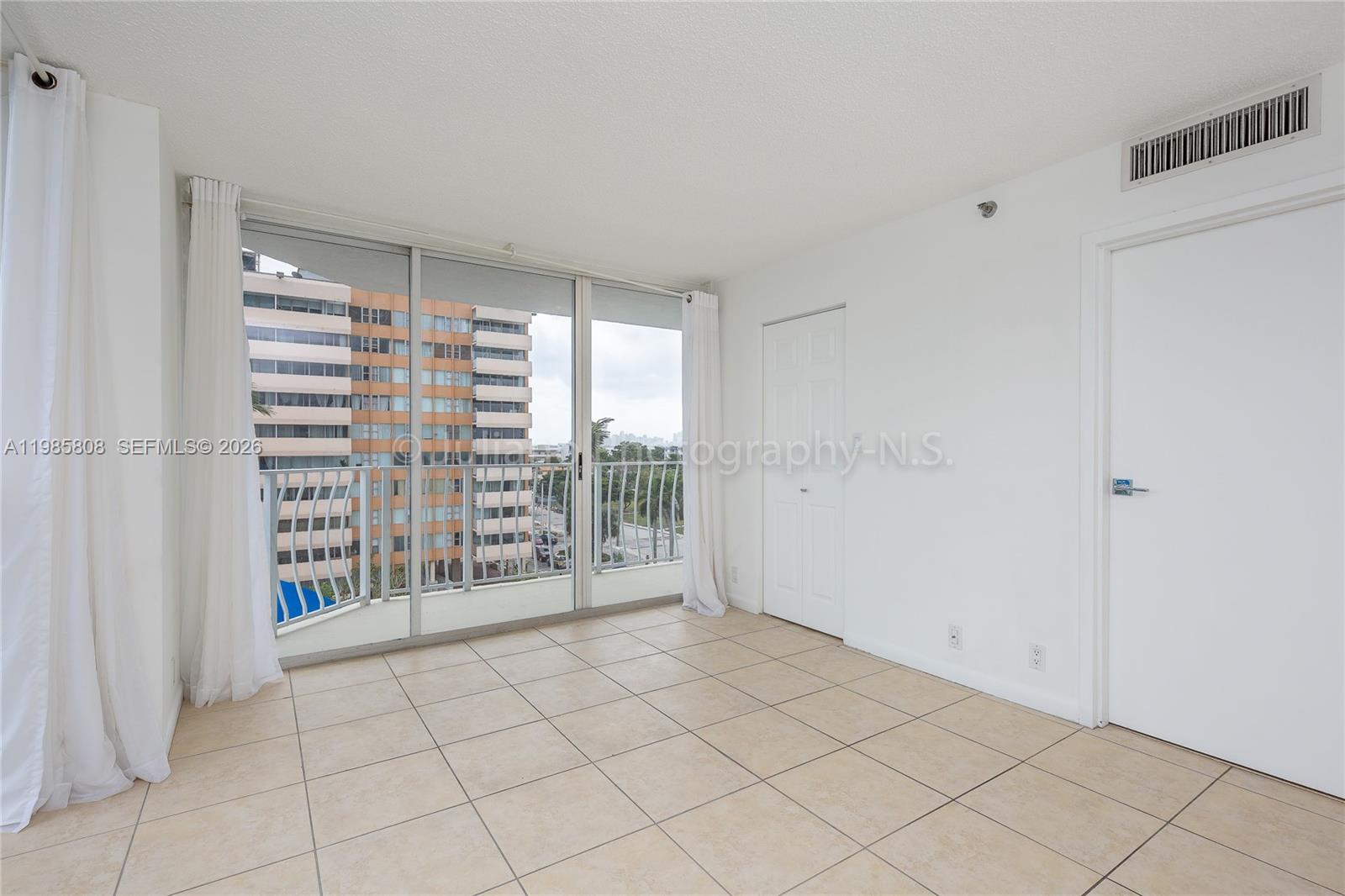 THE GRANDVIEW PALACE COND - Residential Lease