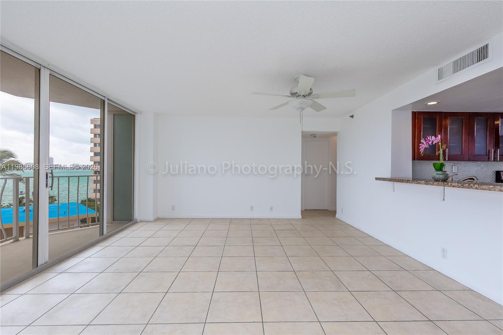 THE GRANDVIEW PALACE COND - Residential Lease