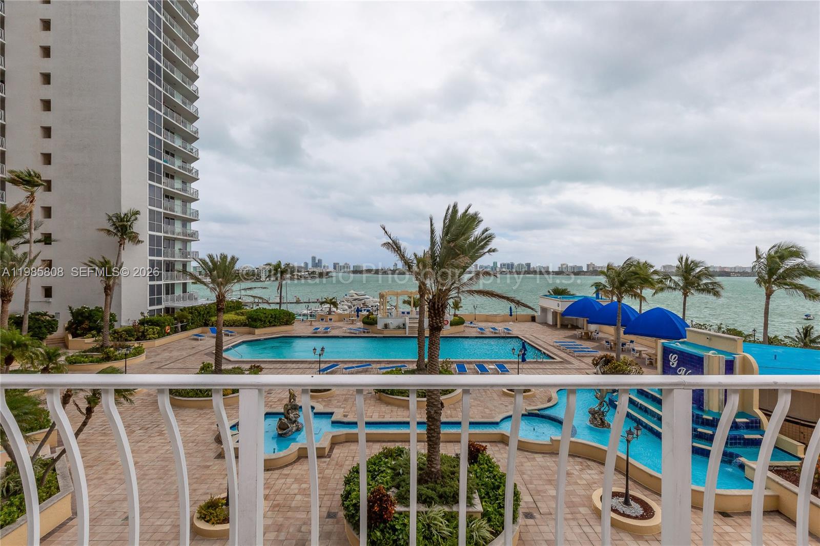 THE GRANDVIEW PALACE COND - Residential Lease