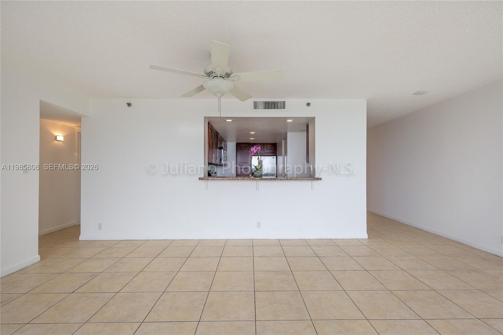 THE GRANDVIEW PALACE COND - Residential Lease