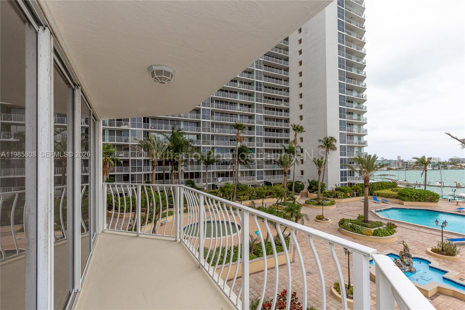 THE GRANDVIEW PALACE COND - Residential Lease