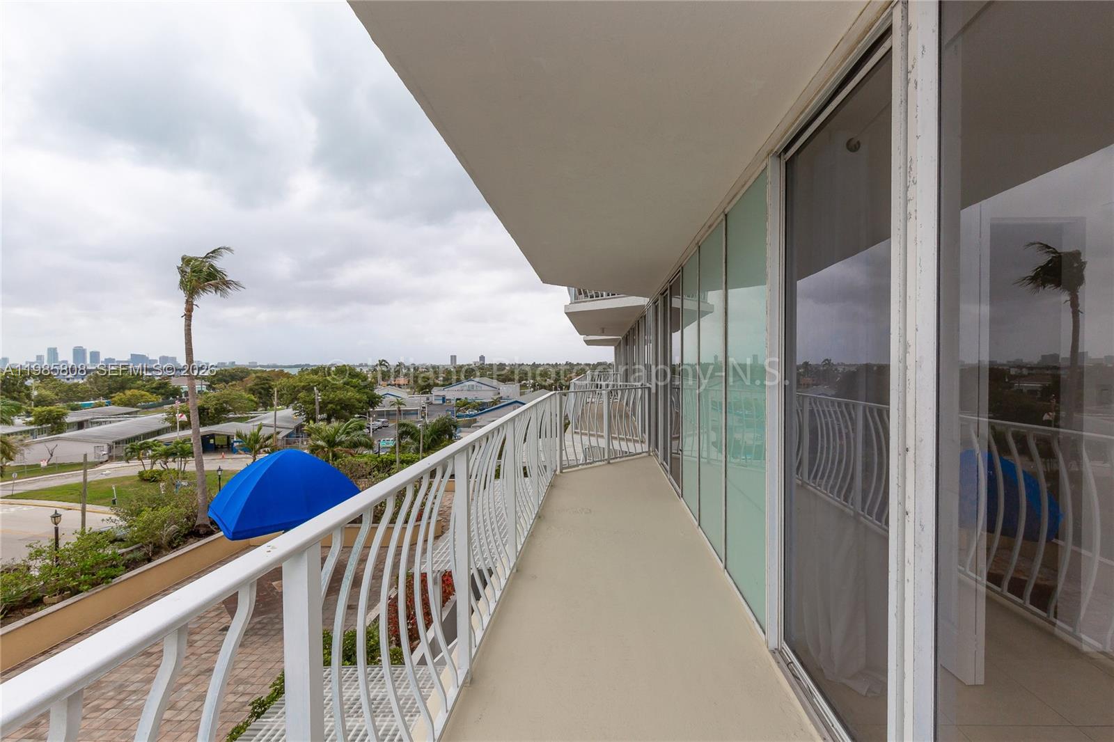 THE GRANDVIEW PALACE COND - Residential Lease