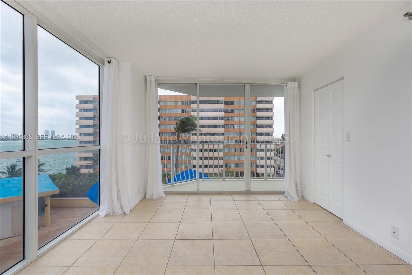 THE GRANDVIEW PALACE COND - Residential Lease