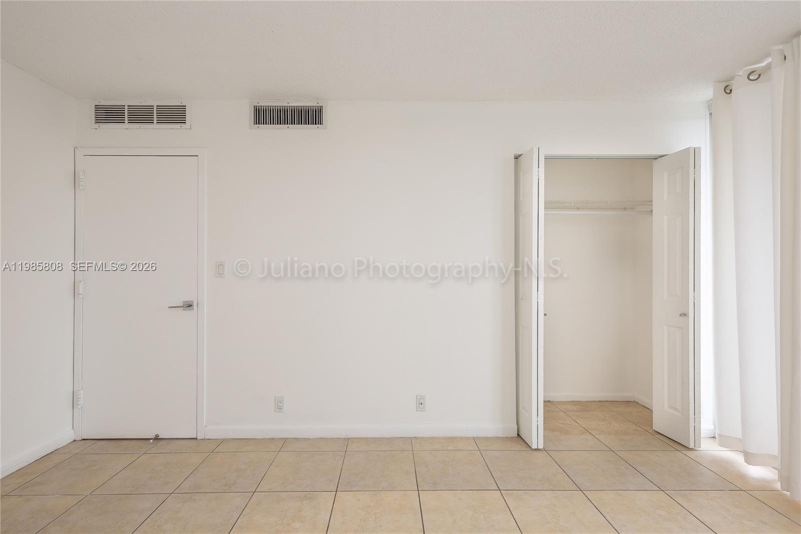 THE GRANDVIEW PALACE COND - Residential Lease