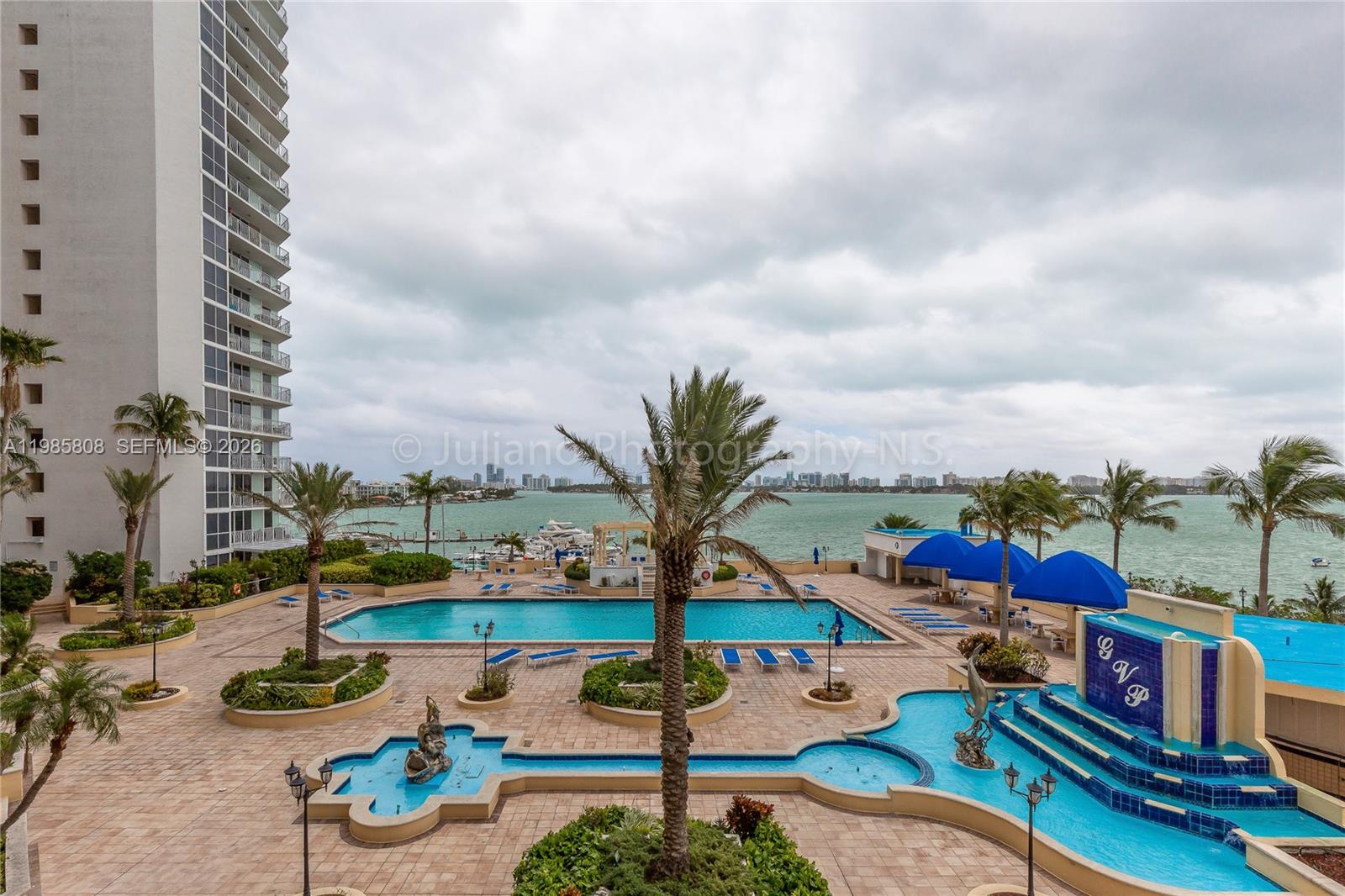 THE GRANDVIEW PALACE COND - Residential Lease