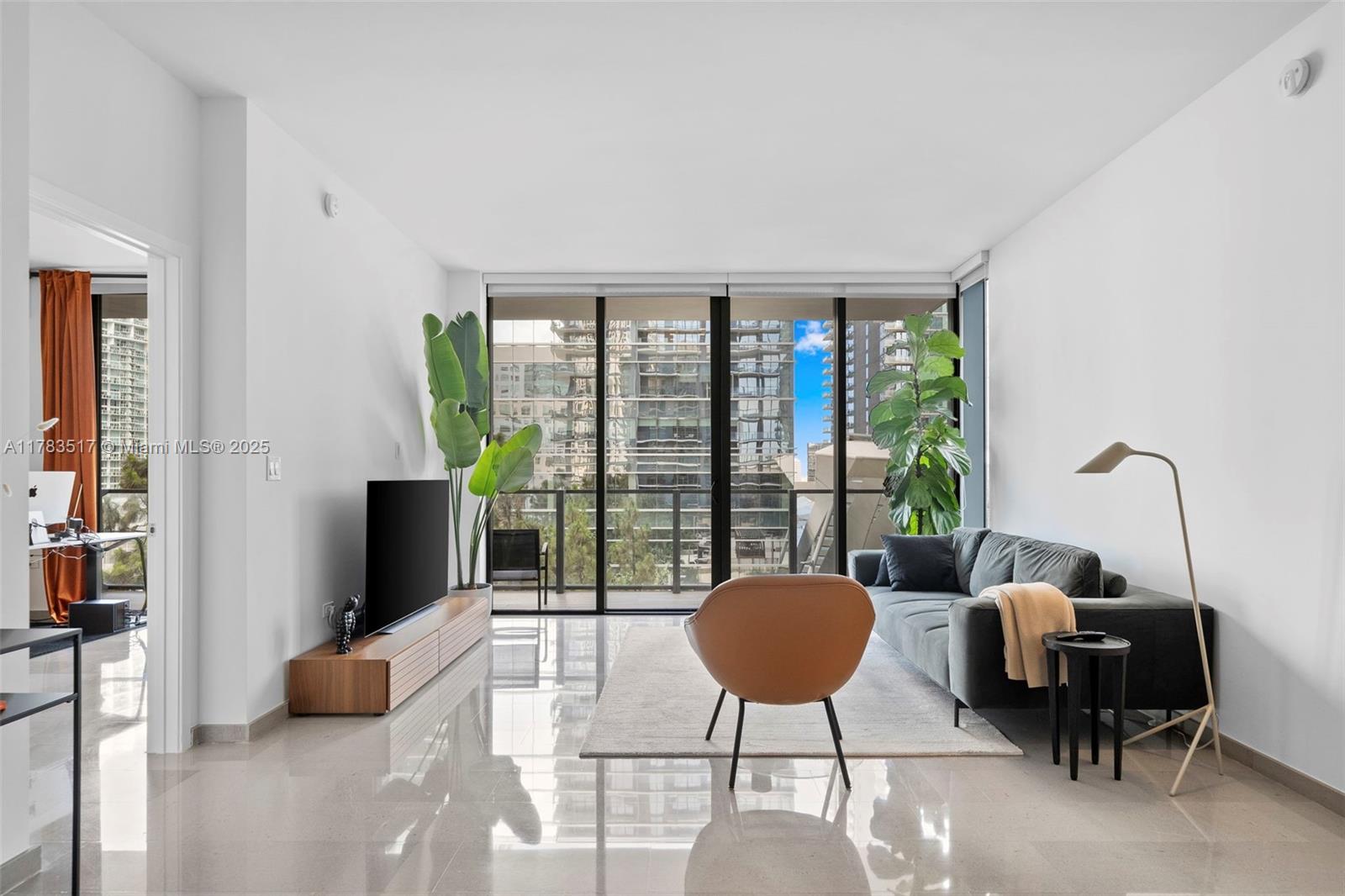 88 Sw 7th St 809, Miami, Broward County, Florida - 2 Bedrooms  
3 Bathrooms - 