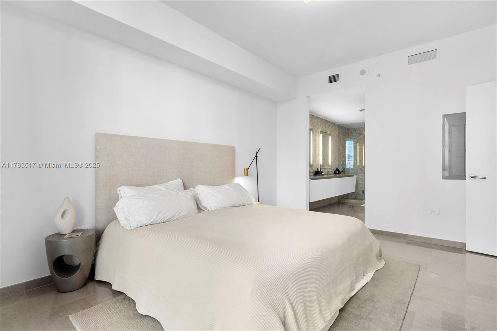 RISE CONDO - Residential