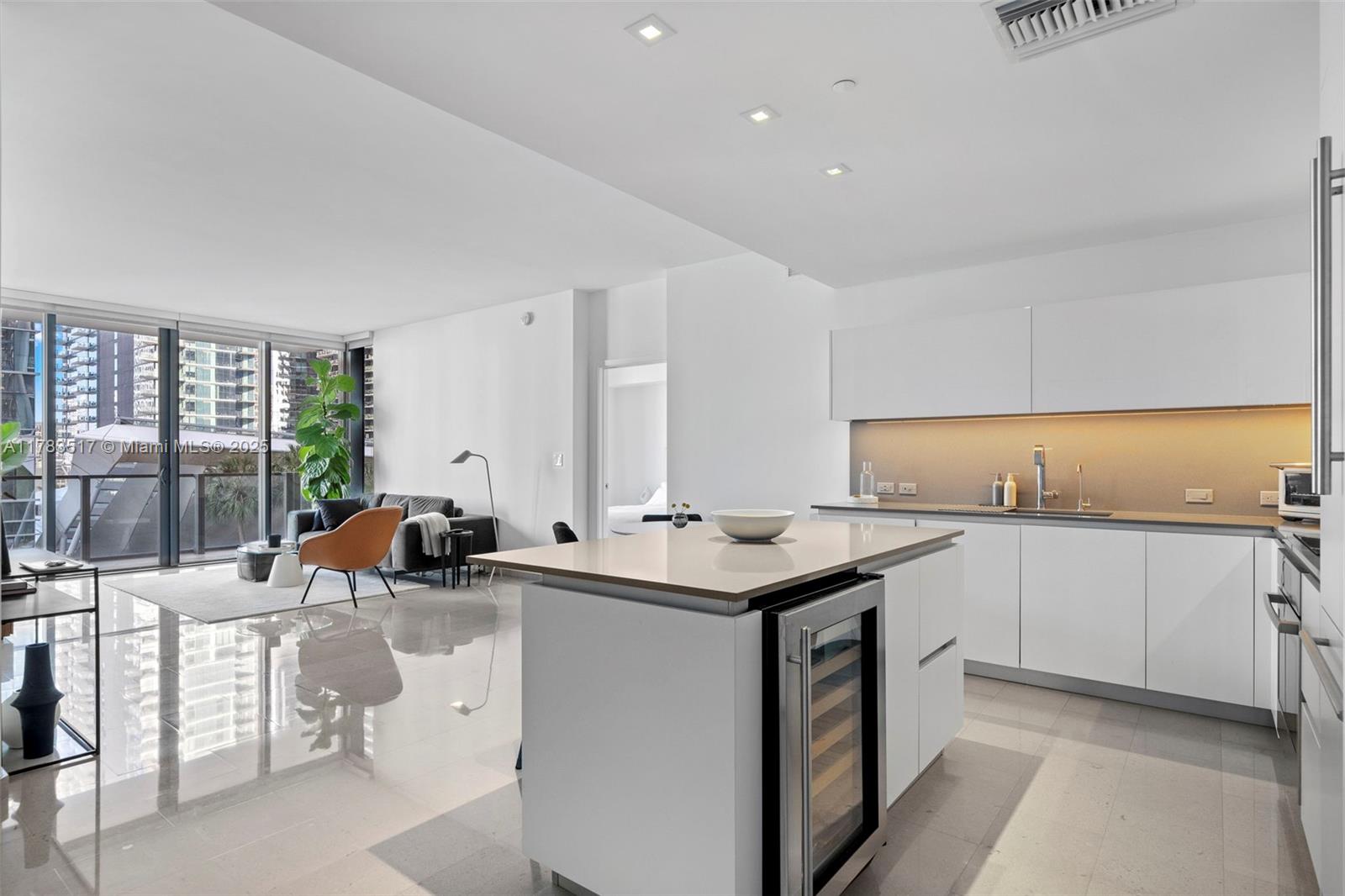 RISE CONDO - Residential