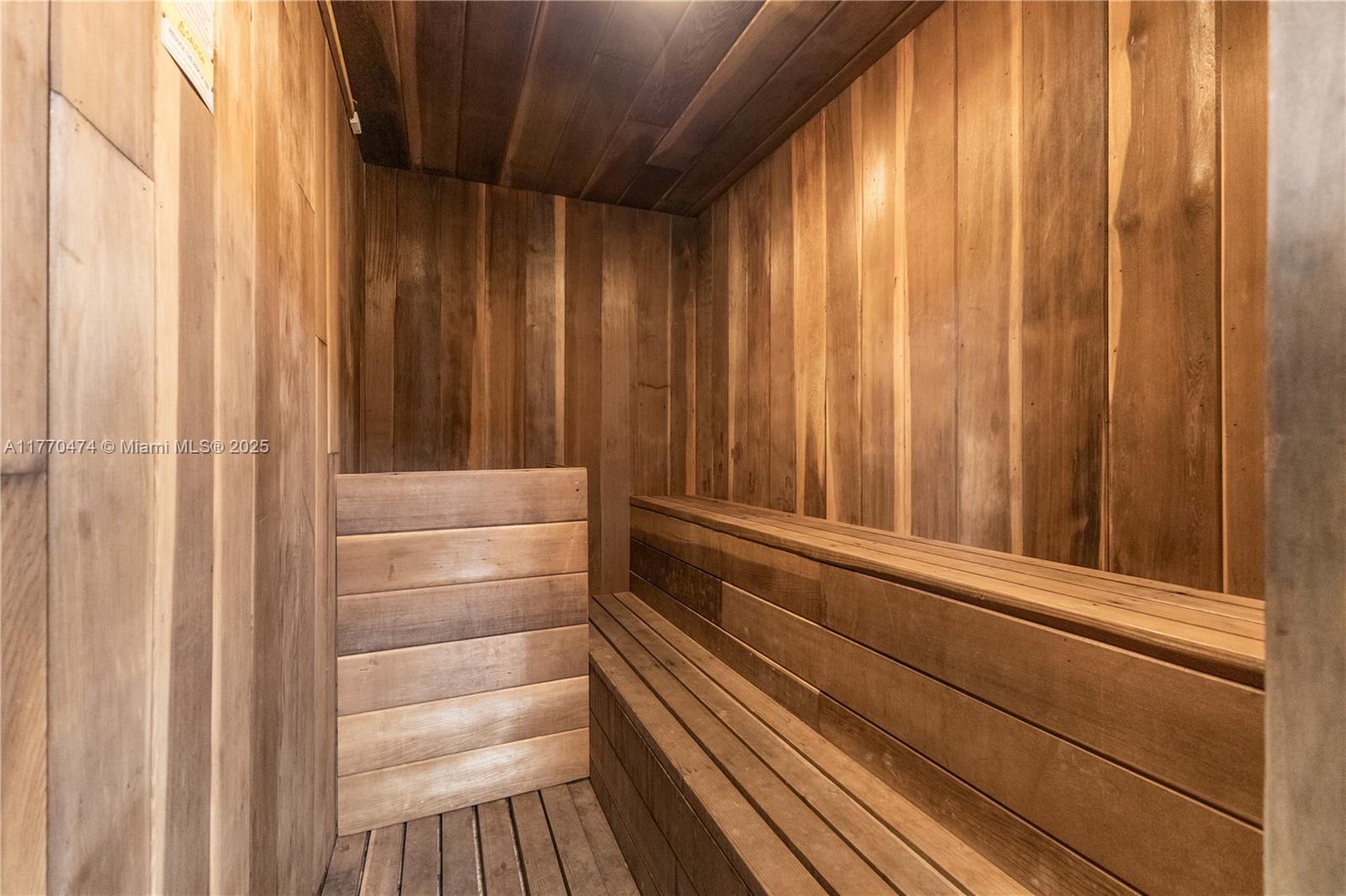 KENILWORTH CONDO - Residential