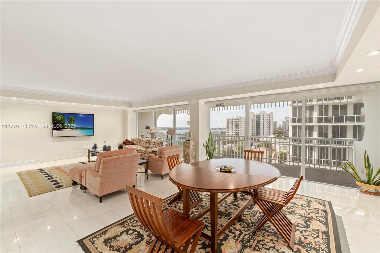 KENILWORTH CONDO - Residential