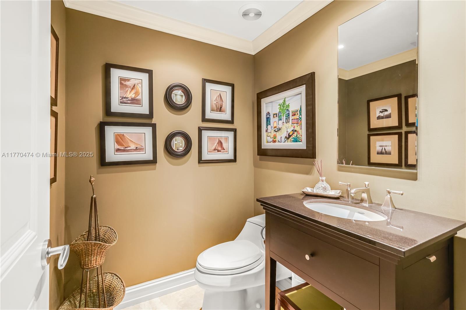 KENILWORTH CONDO - Residential