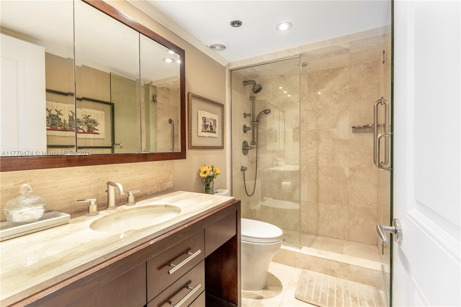 KENILWORTH CONDO - Residential