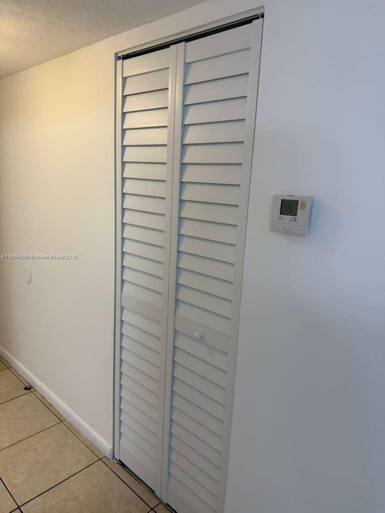 LAKESHORE AT UNIVERSITY P - Residential Lease