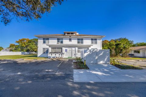 1215 N 17th Ct Hollywood FL 33020