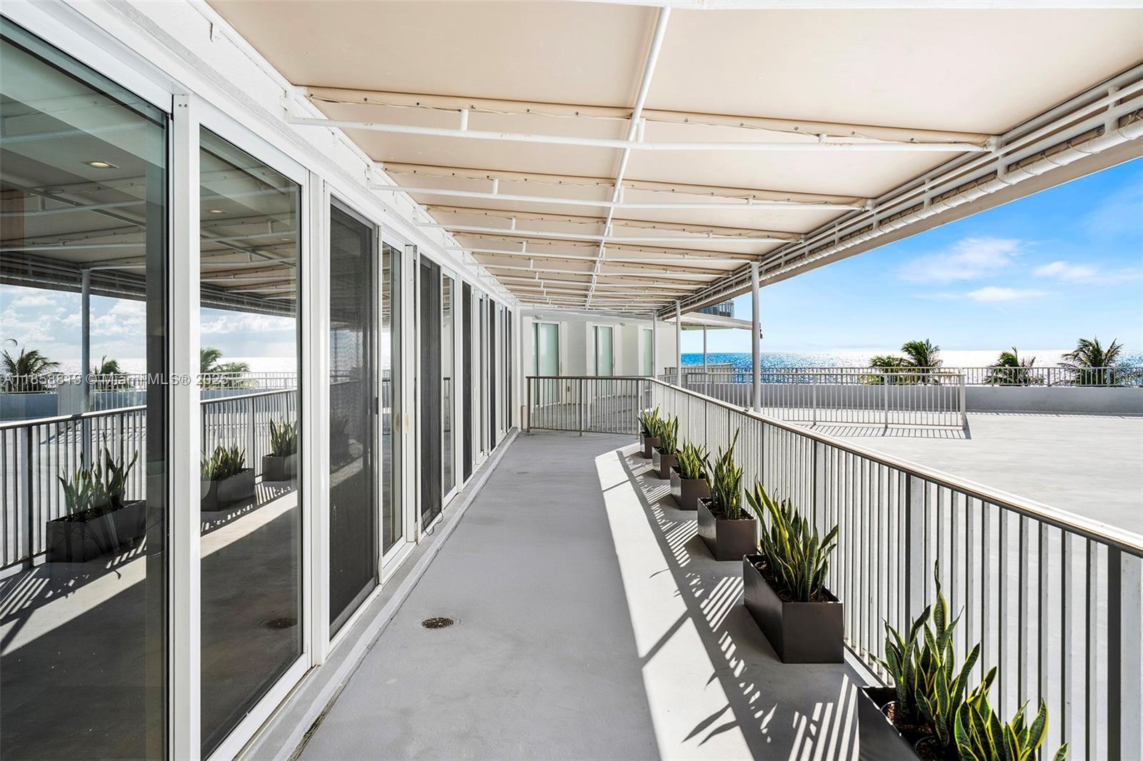 MAR-AZUL CONDO - Residential