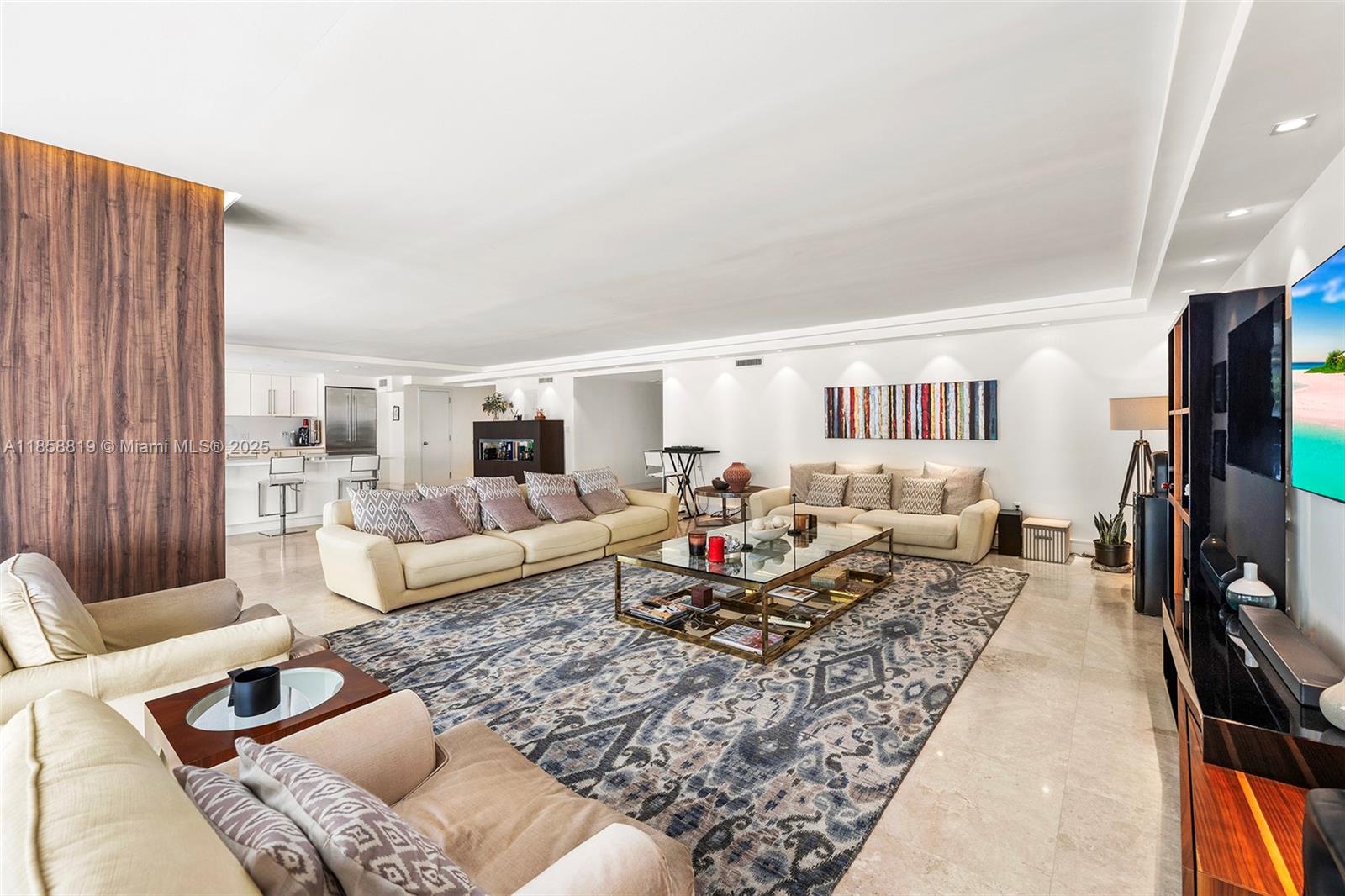 600 Grapetree Dr 3BS