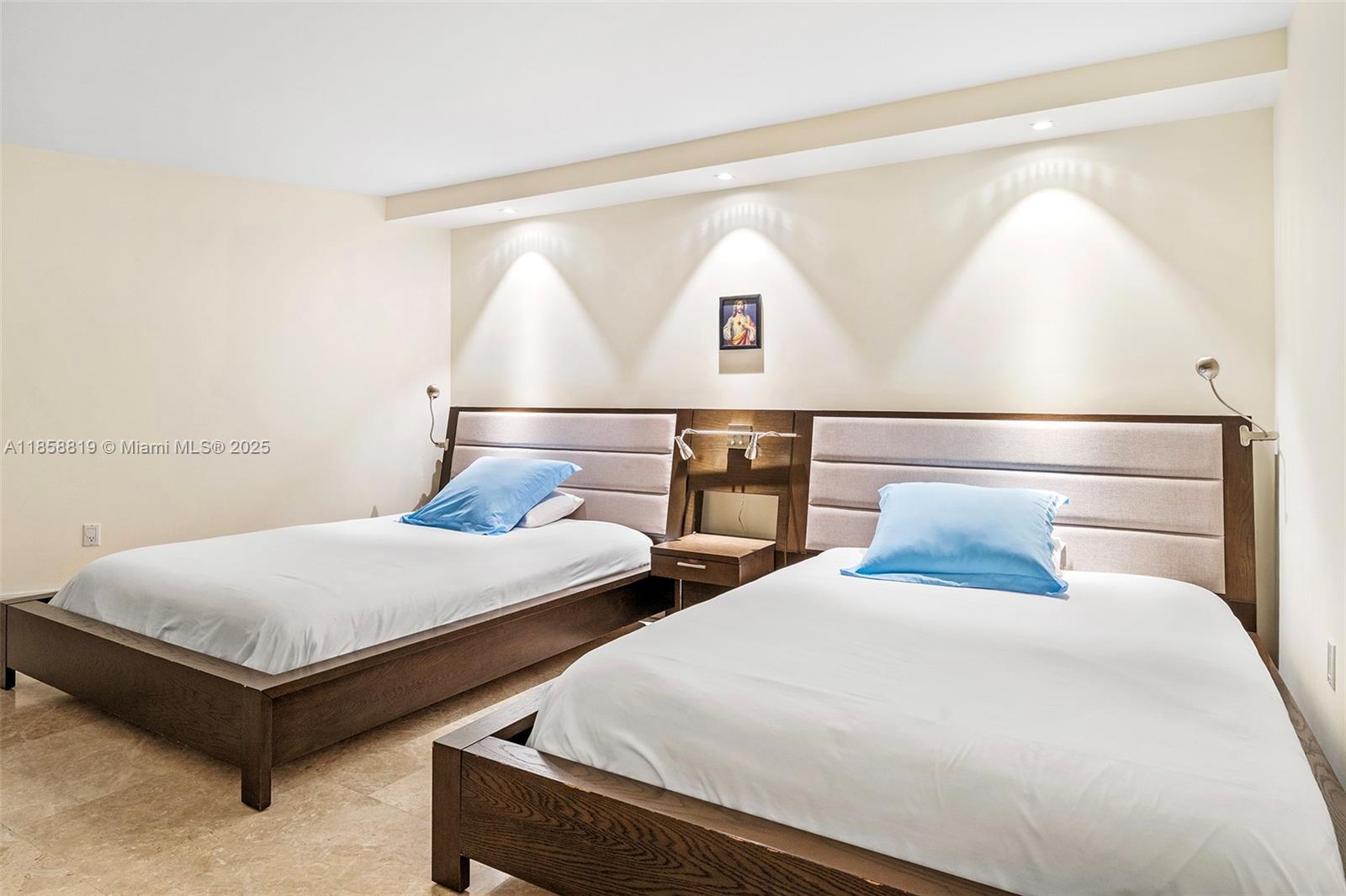 MAR-AZUL CONDO - Residential