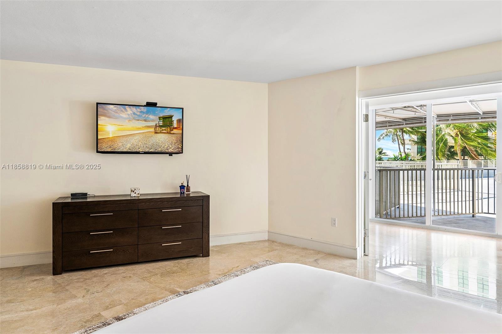 MAR-AZUL CONDO - Residential