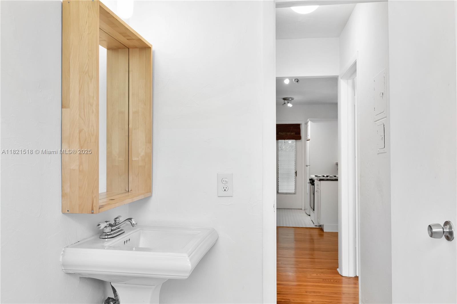 101 Collins Ave 16