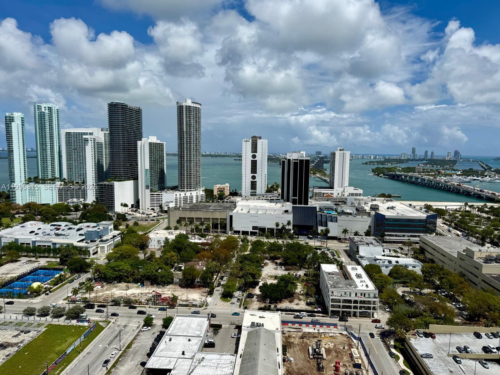 1600 NE 1st Ave 2902