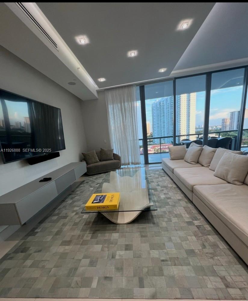 View photos, virtual tours, details... 3300 NE 188th St LPH09