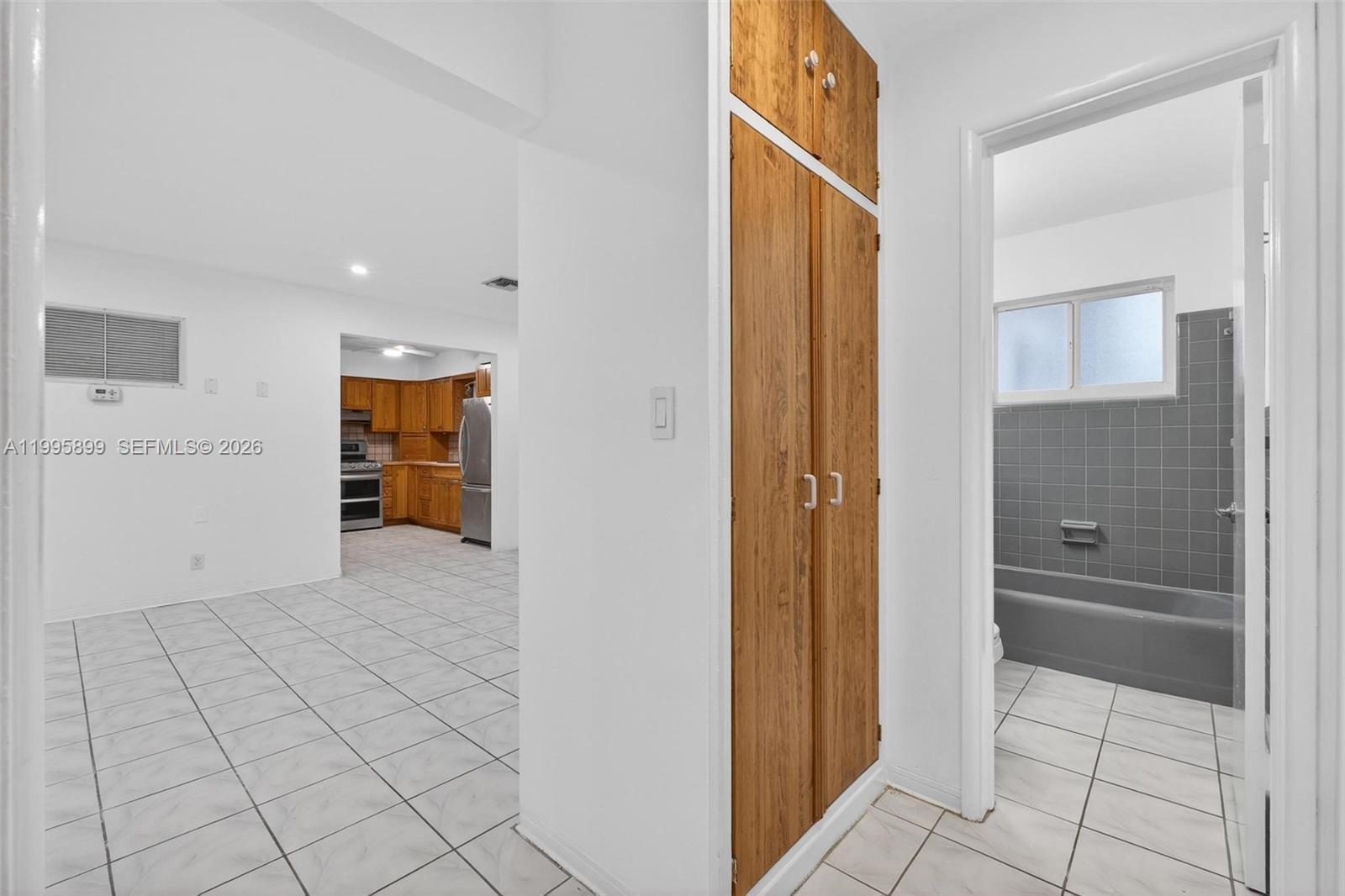 HOLLYWOOD HOMESITES HIGH - Residential