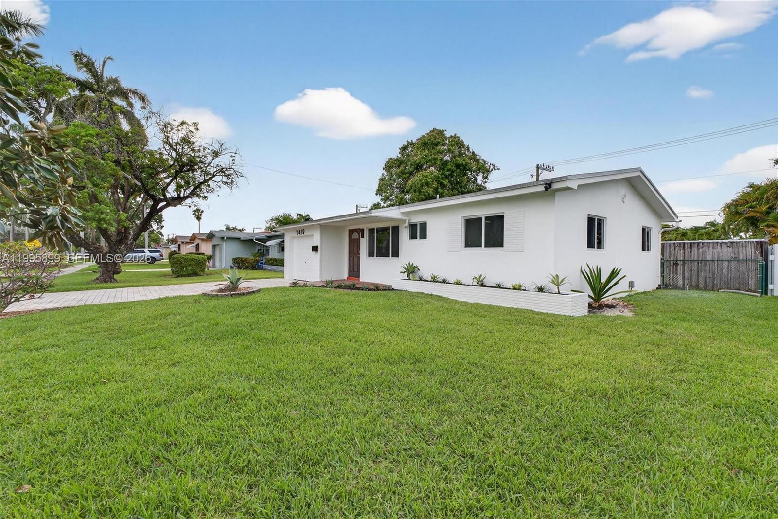 HOLLYWOOD HOMESITES HIGH - Residential