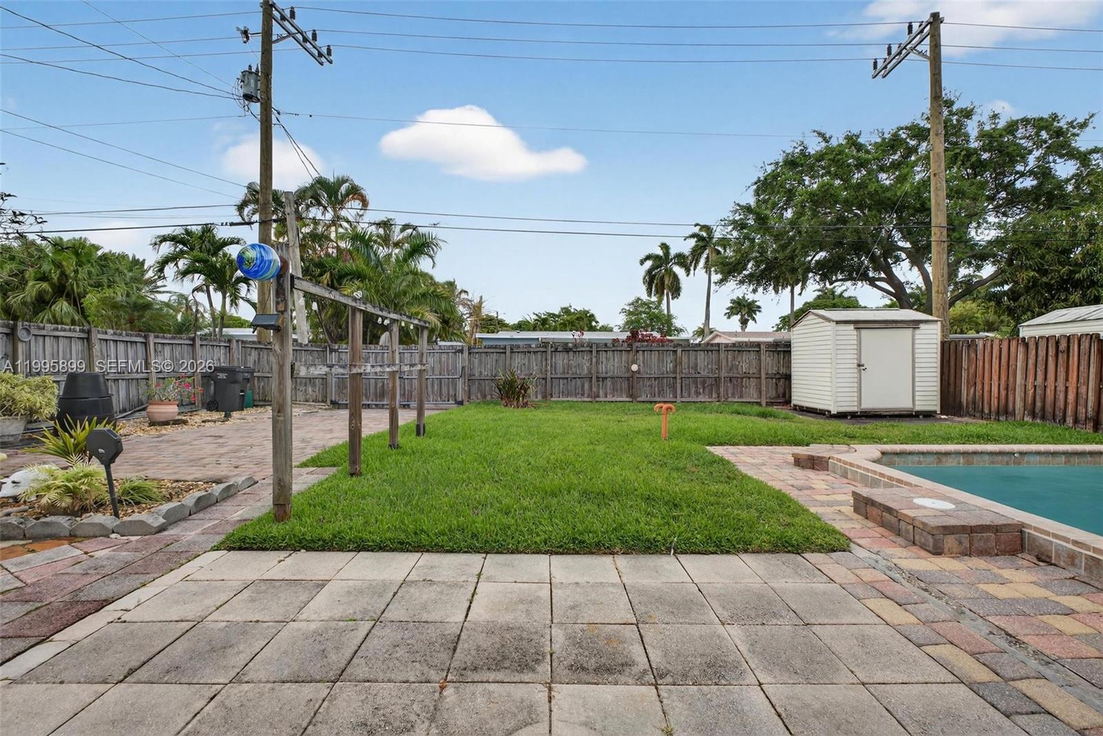 HOLLYWOOD HOMESITES HIGH - Residential