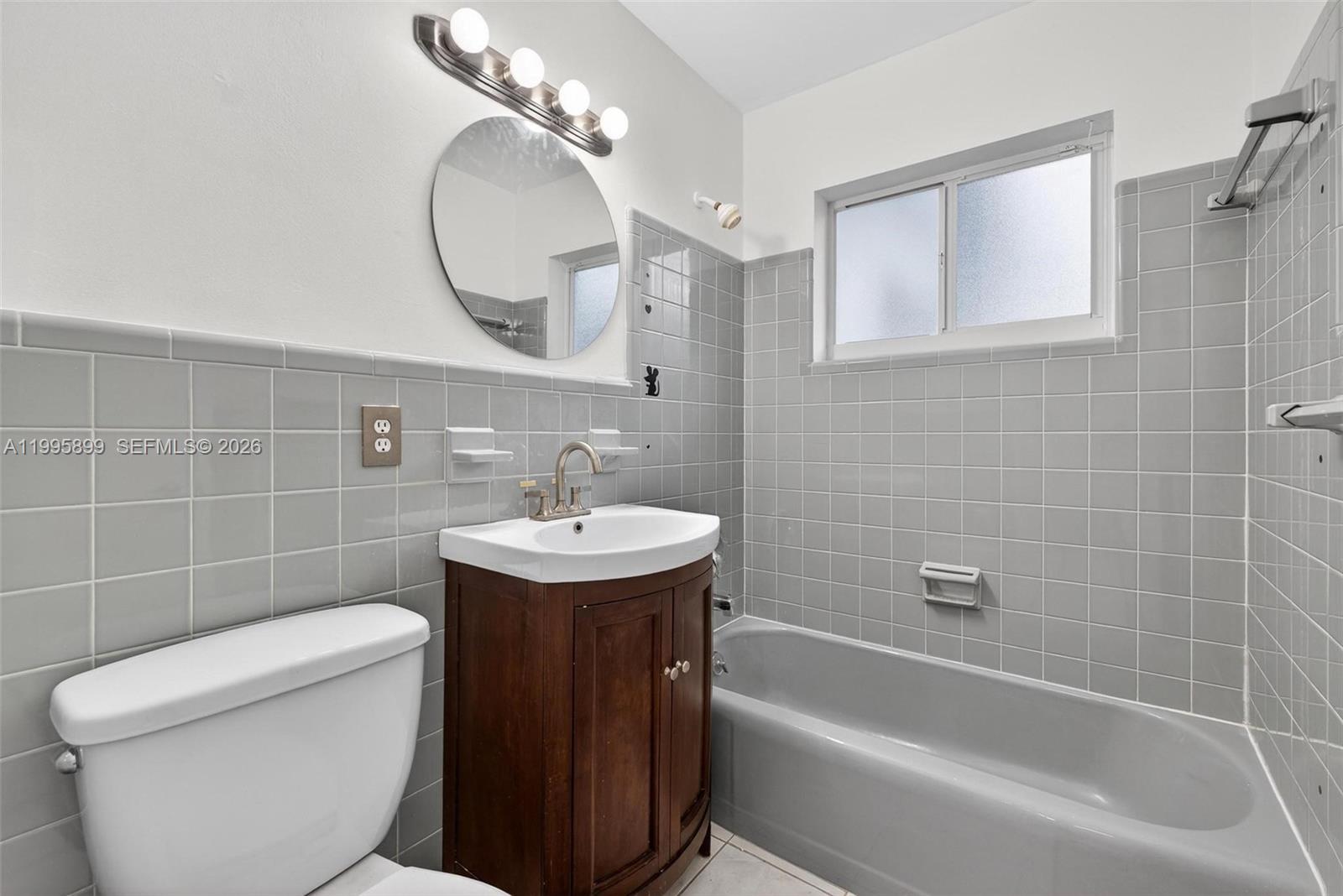 HOLLYWOOD HOMESITES HIGH - Residential