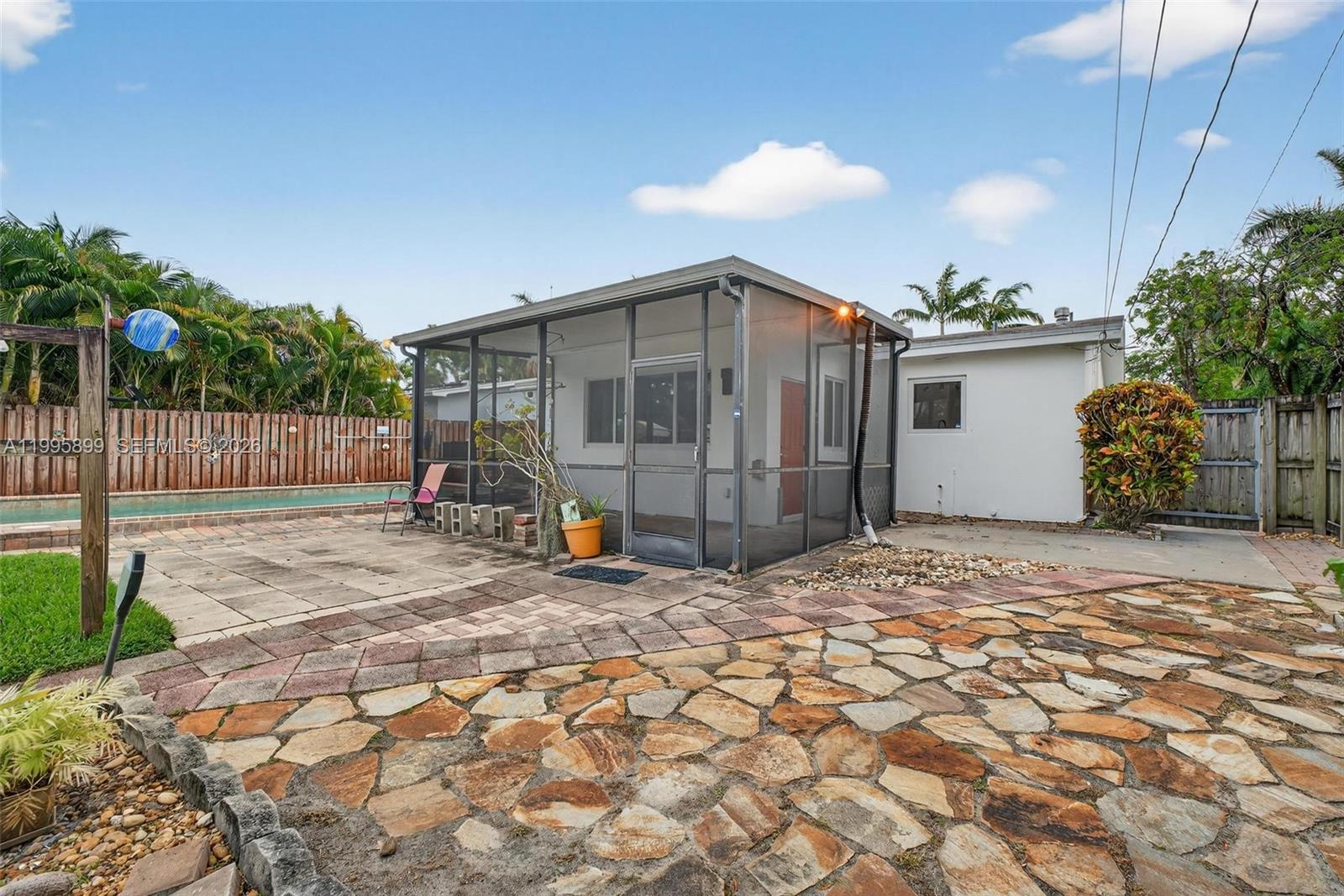 HOLLYWOOD HOMESITES HIGH - Residential