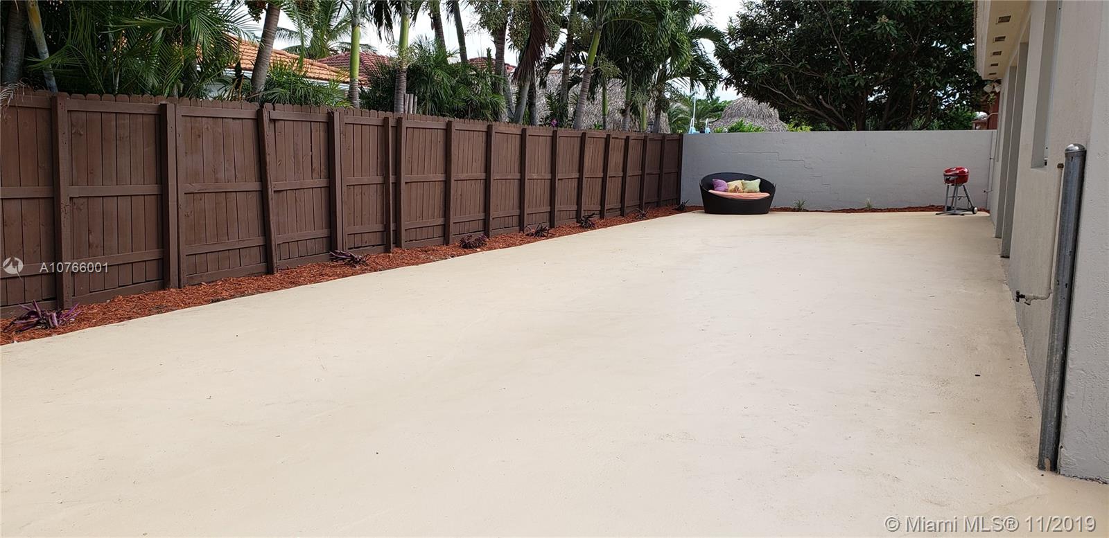 PALM SPRING ESTATES - Residential