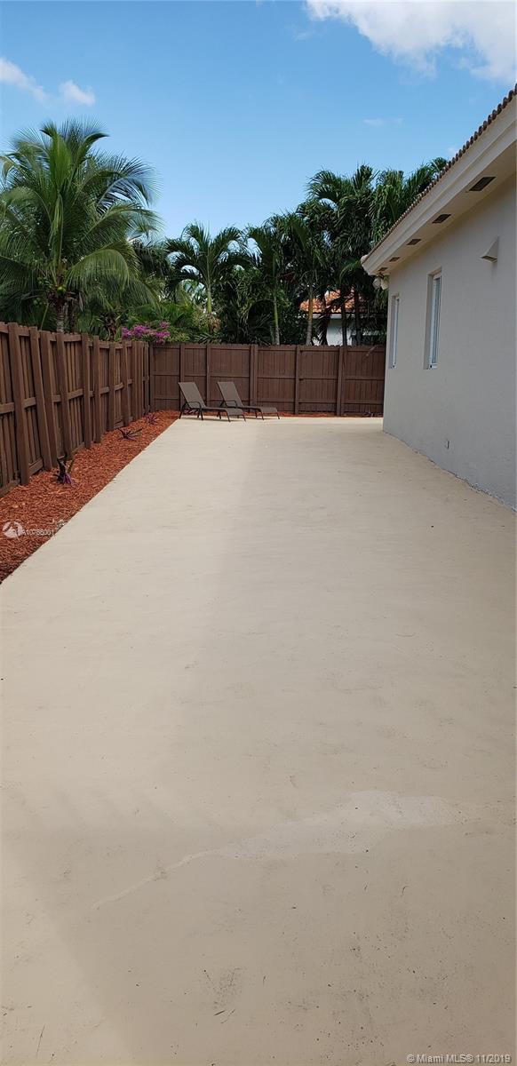 PALM SPRING ESTATES - Residential