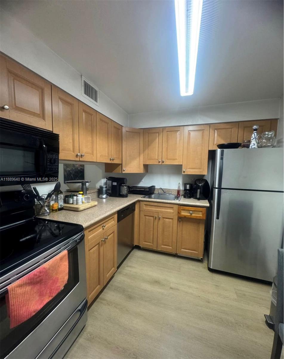 DORAL GARDENS II CONDO - Residential Lease