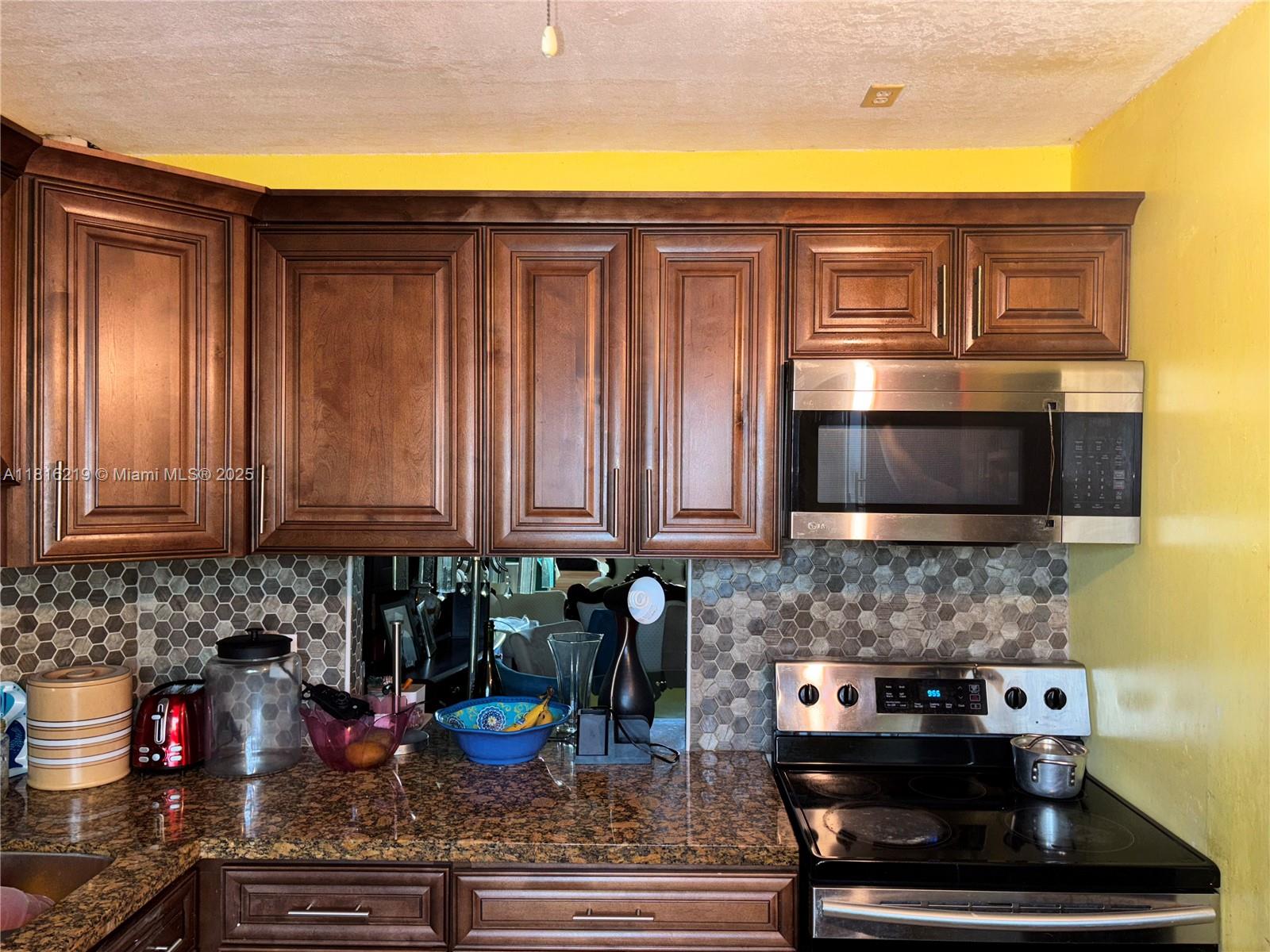 Property for Sale at 301 Cambridge Rd 302, Hollywood, Broward County, Florida - Bedrooms: 2 
Bathrooms: 2  - $178,000