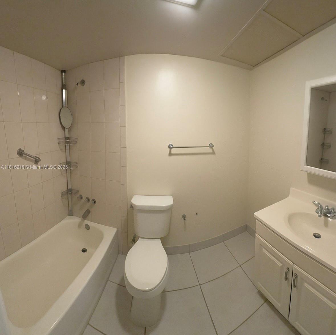 CAMBRIDGE HOUSE EAST - Residential