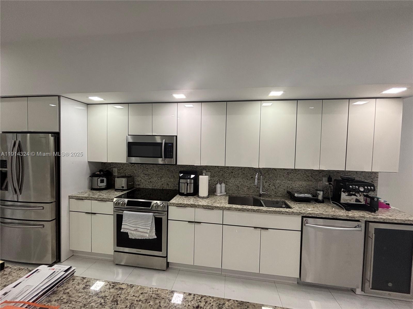 POINCIANA AT SUNSET LAKES - Residential Lease