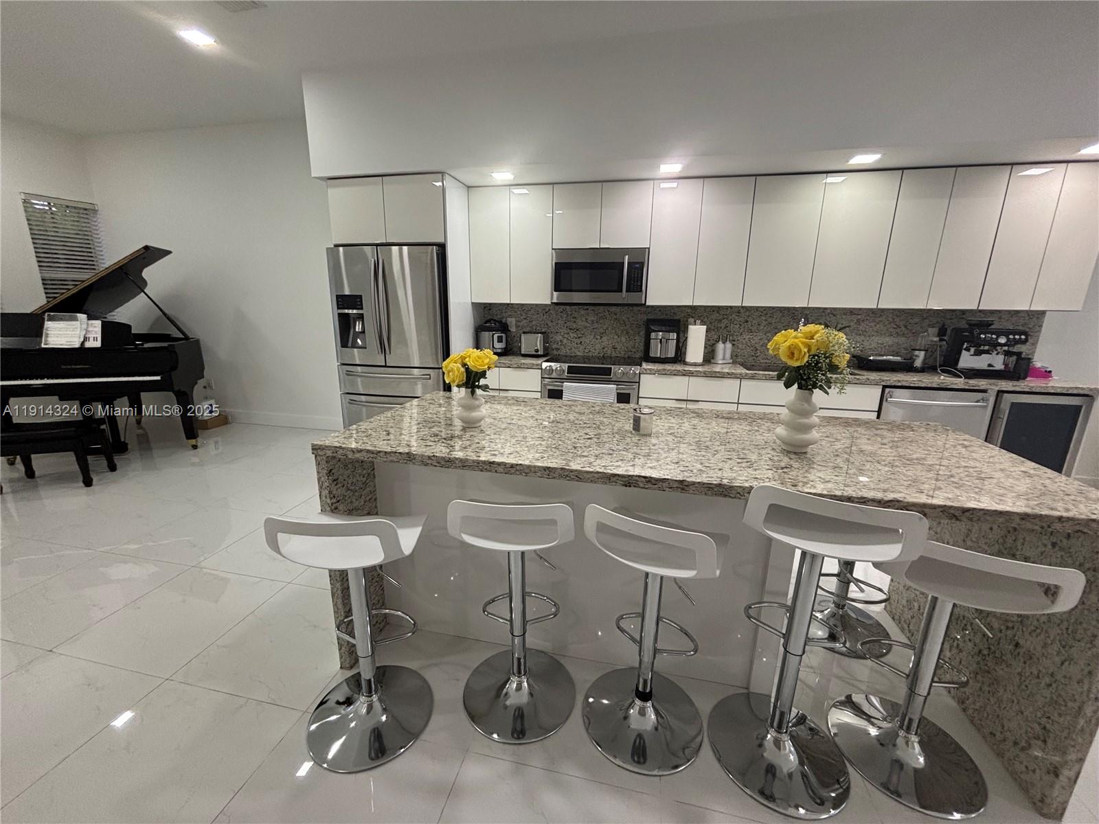 POINCIANA AT SUNSET LAKES - Residential Lease