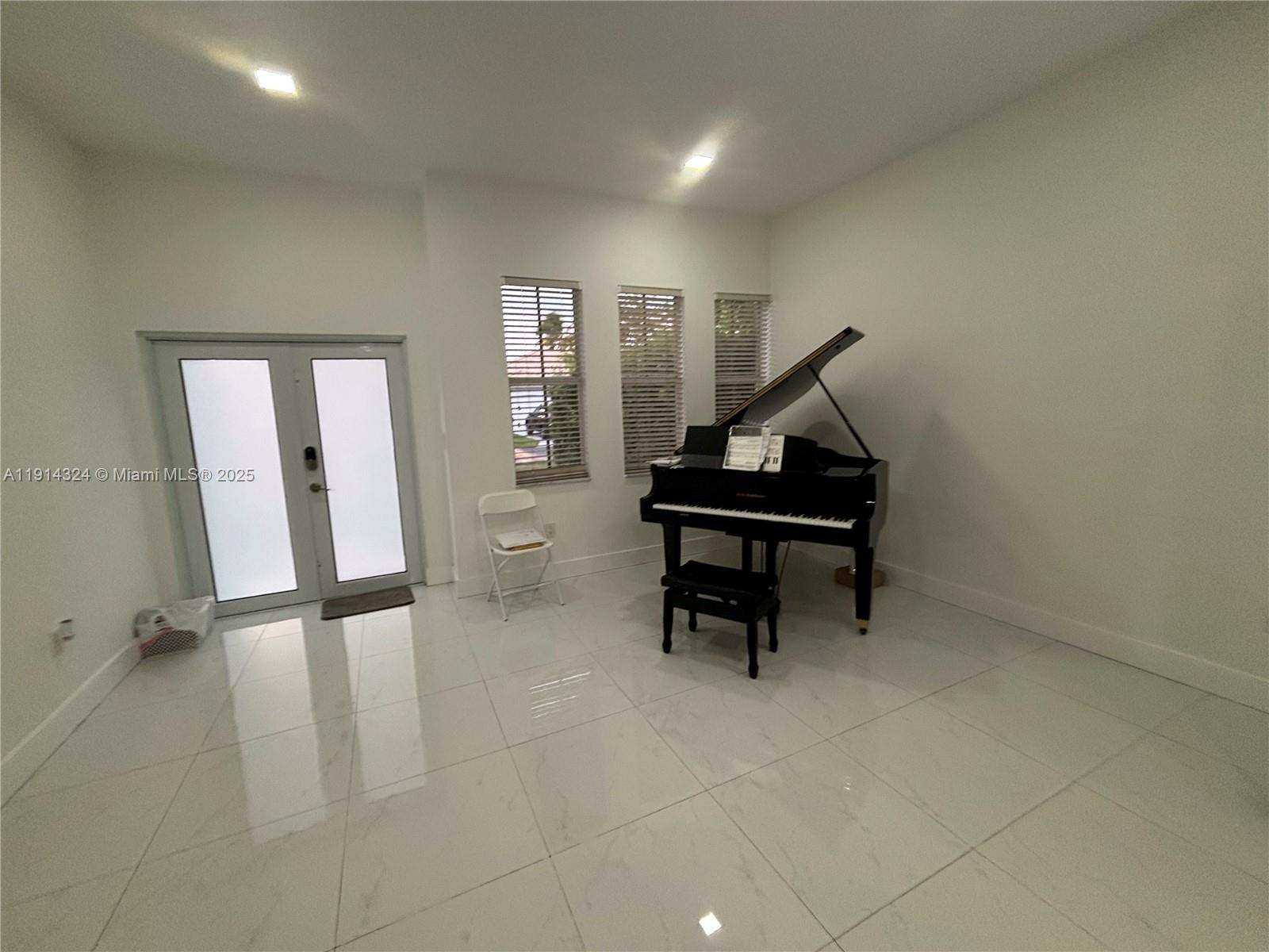 POINCIANA AT SUNSET LAKES - Residential Lease