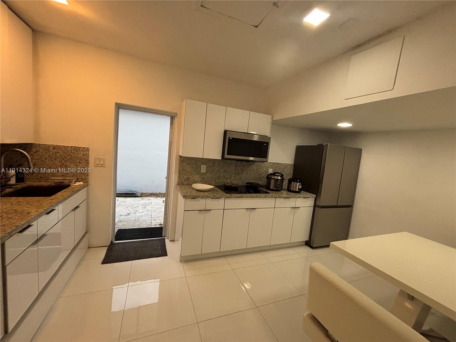 POINCIANA AT SUNSET LAKES - Residential Lease