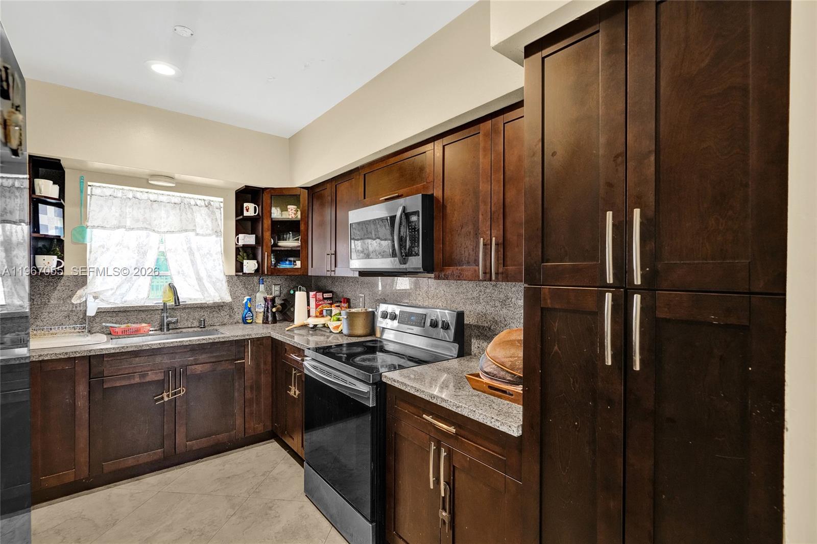 ARCH CREEK ESTATES - Residential