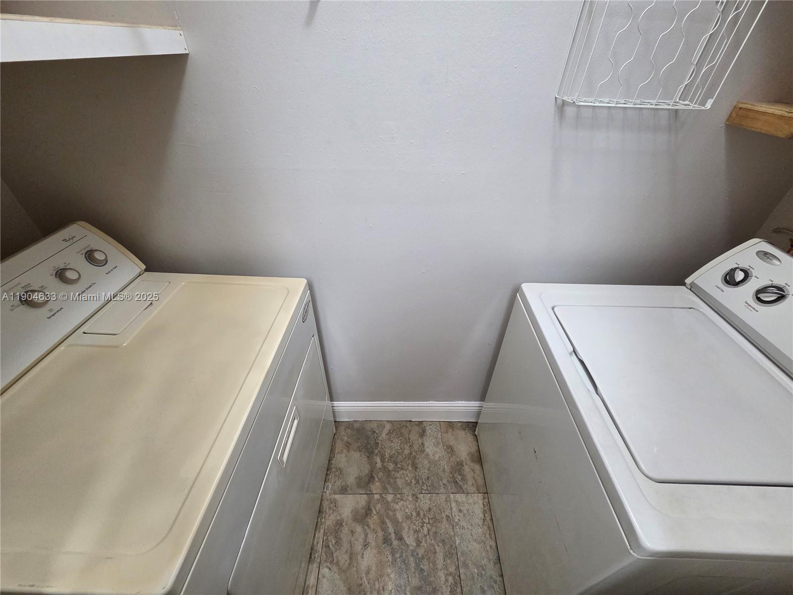 PALM COVE COND - Residential Lease