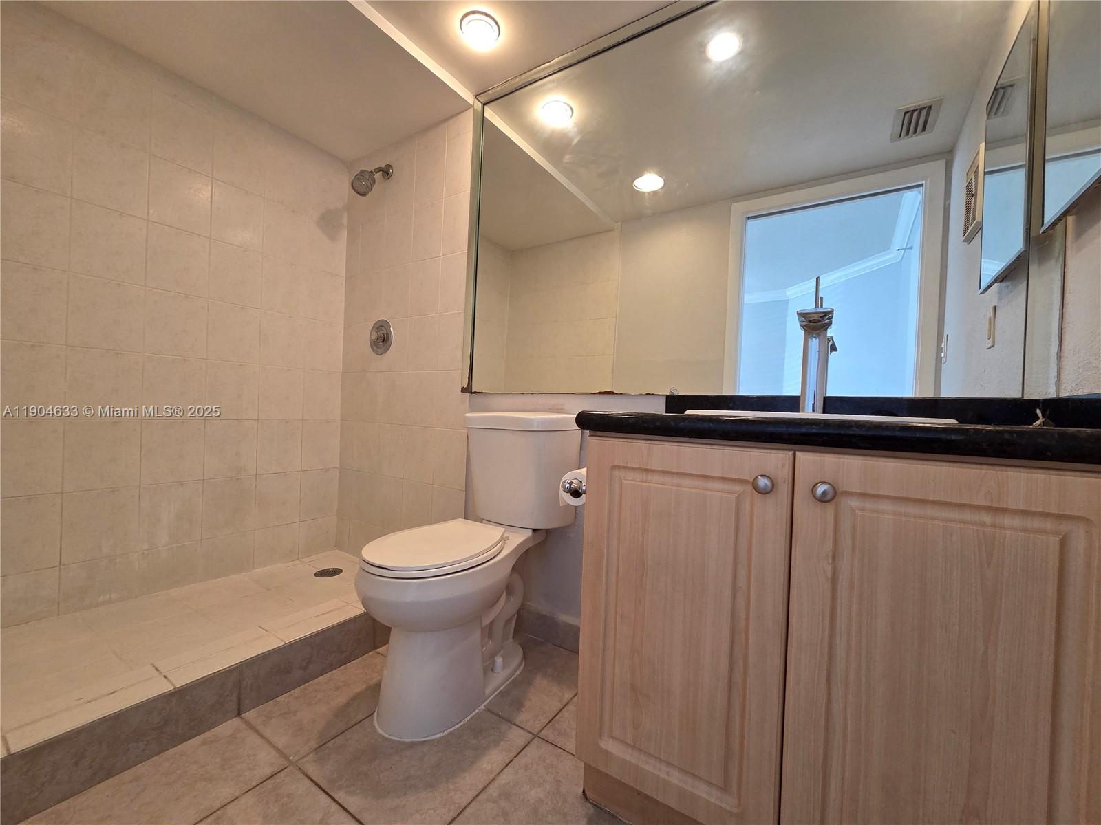 PALM COVE COND - Residential Lease