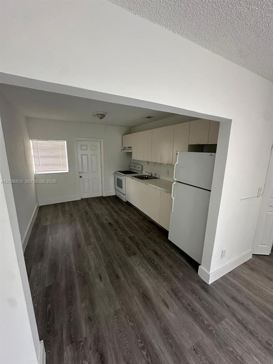 1730 SW 72nd Ct, Miami, FL, 33155/$779,900 4 1730 SW 72nd Ct
