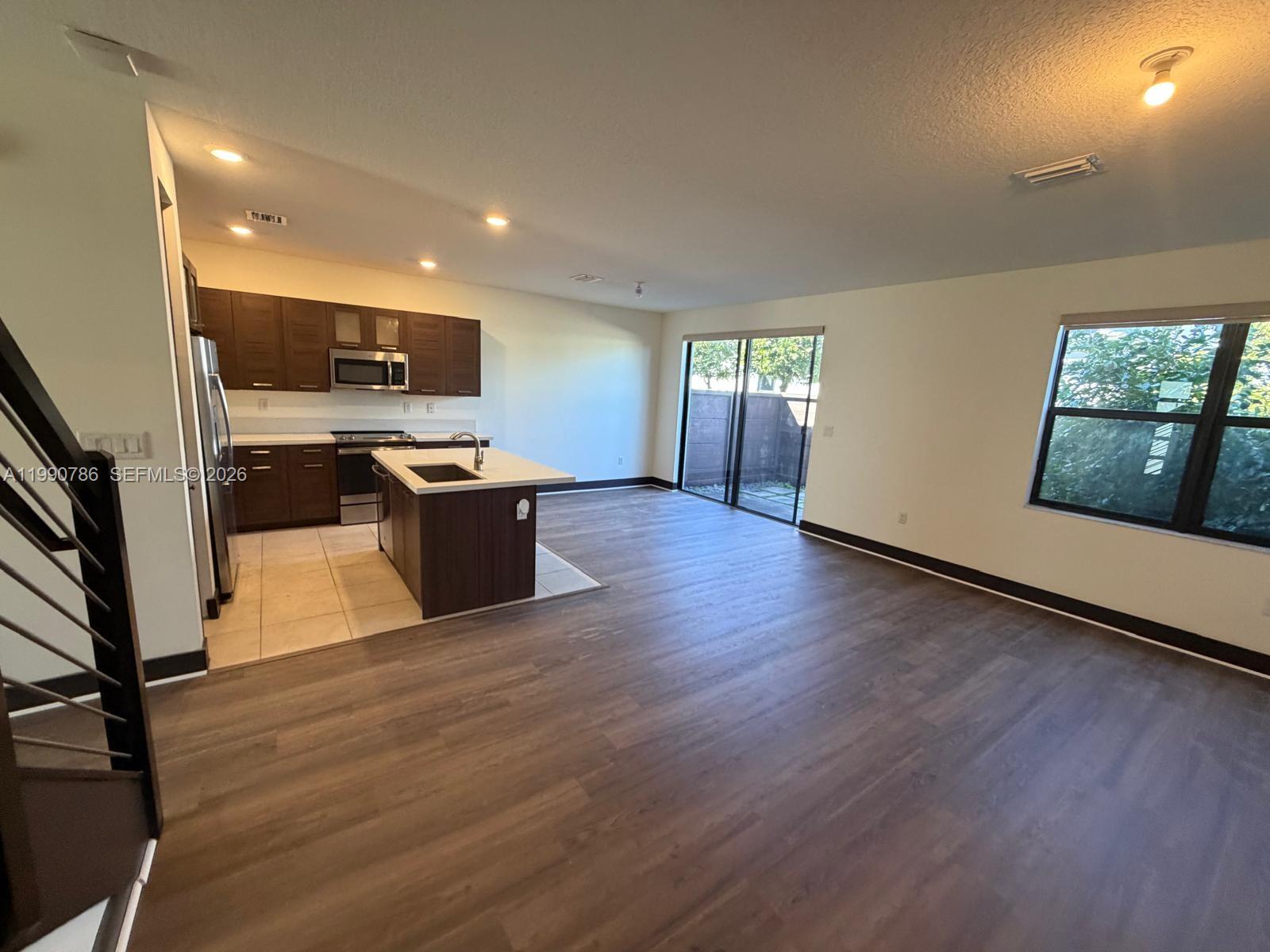 DUNNWOODY LAKE - Residential Lease