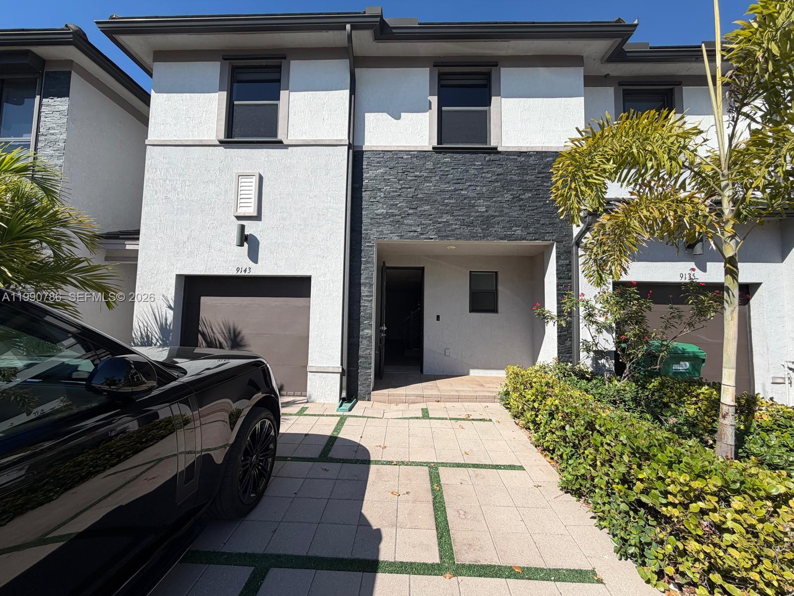 DUNNWOODY LAKE - Residential Lease