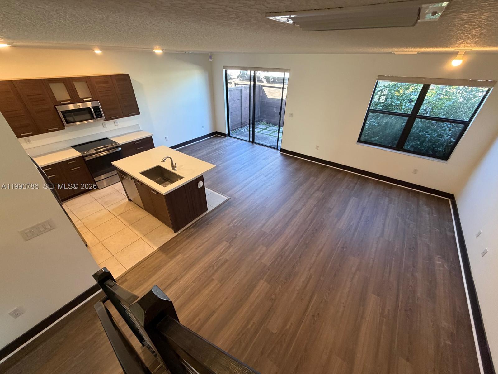 DUNNWOODY LAKE - Residential Lease