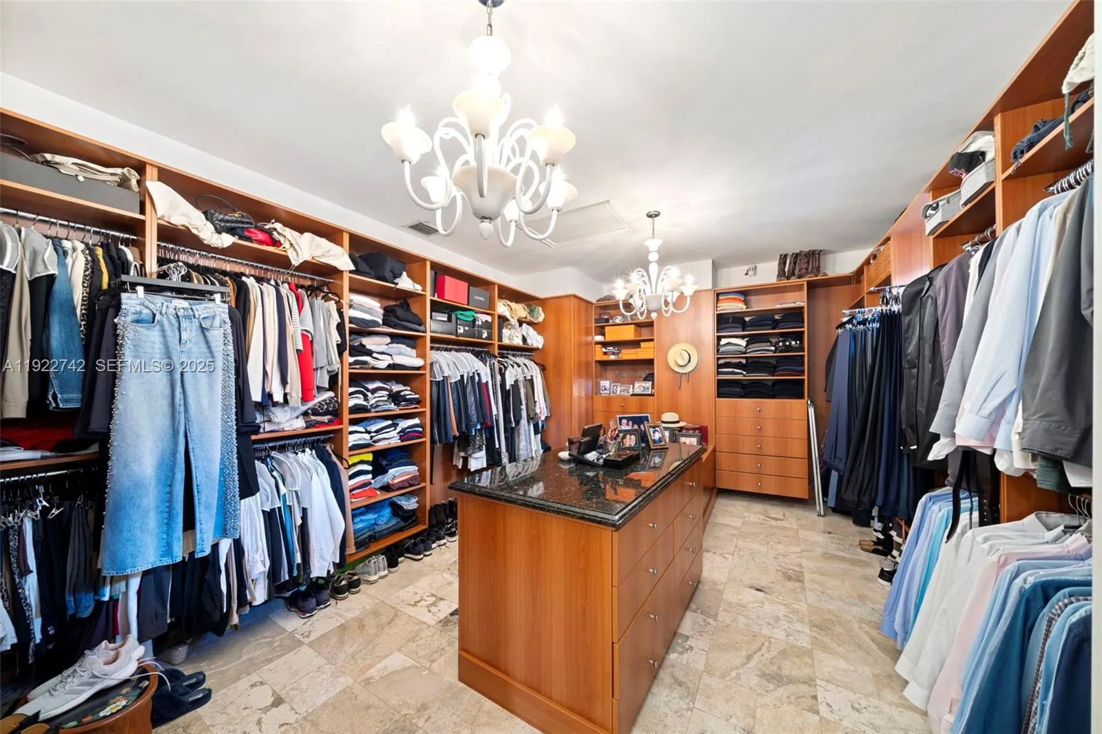 Pinecrest, Florida 33156, United States, 7 Bedrooms Bedrooms, ,8 BathroomsBathrooms,Residential,Active,249746