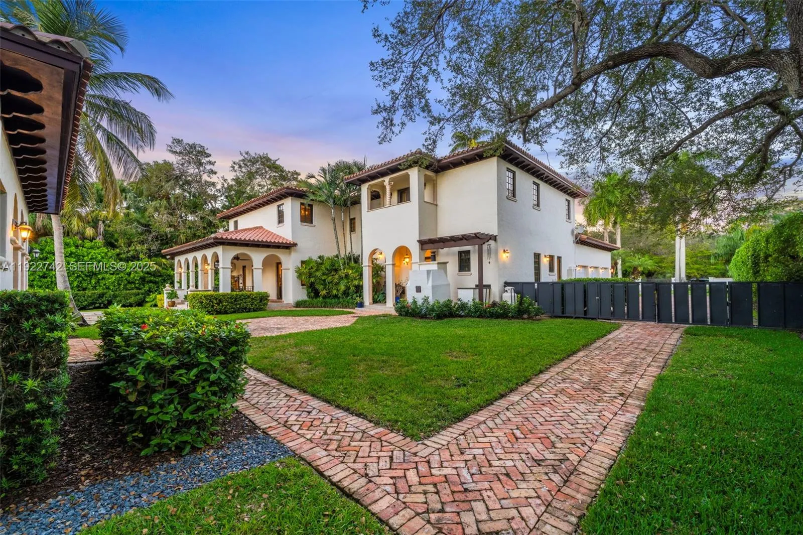 Pinecrest, Florida 33156, United States, 7 Bedrooms Bedrooms, ,8 BathroomsBathrooms,Residential,Active,249746