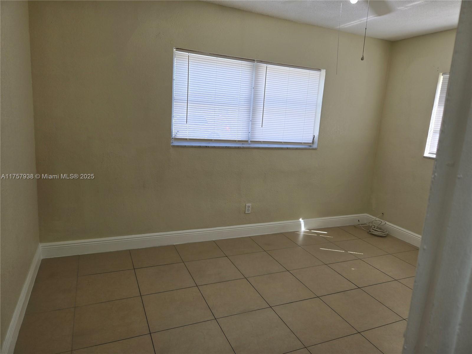 OAKLAND ESTATES NORTH 2 S - Residential Lease